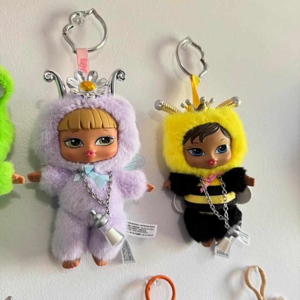 BRAZIEZ  Bratz Plush Dolls Charm Icon Bestiez Queen Bee Nevra & Fragrance Fianna